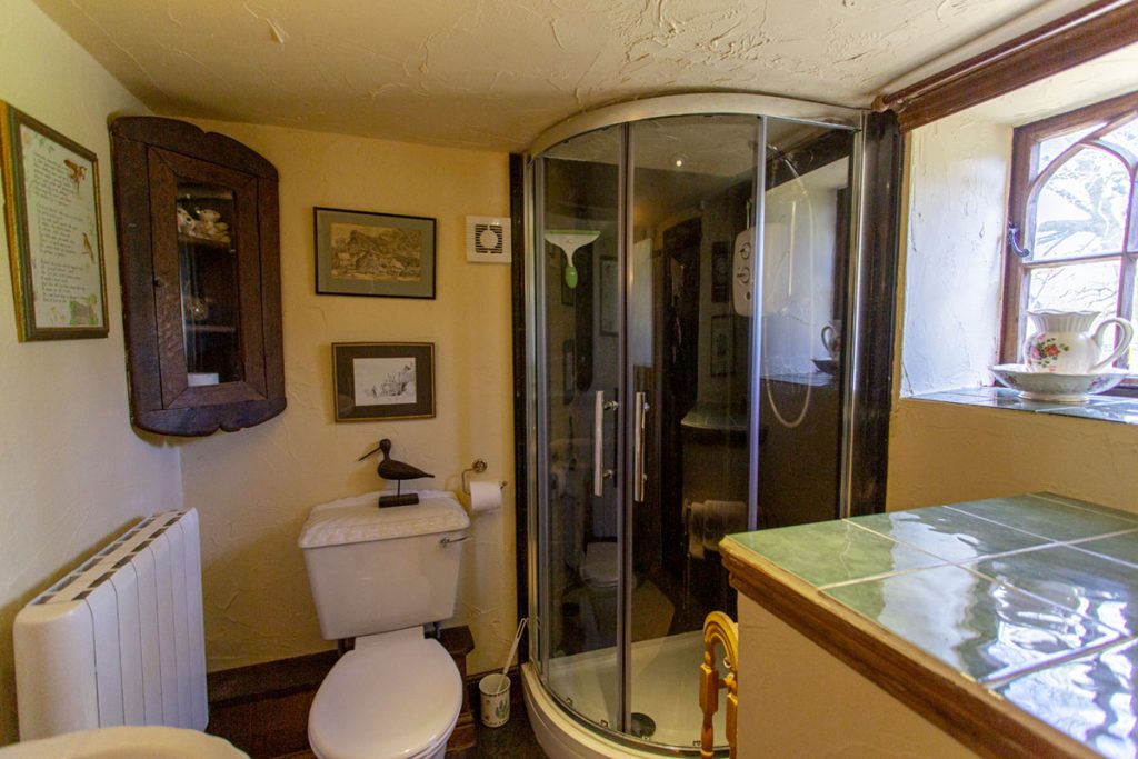Keepers Cottage Shower Room